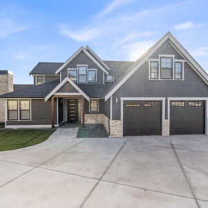 Contemporary Farmhouse 859