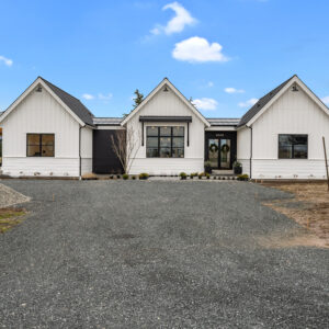 Contemporary Farmhouse 877