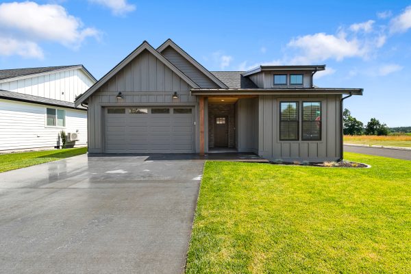 Contemporary Farmhouse 8004