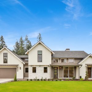 Contemporary Farmhouse 8013